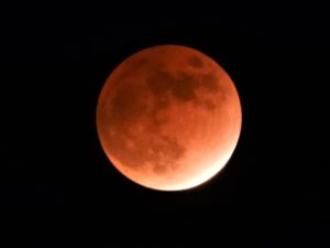 満月！皆既月食と重なる特別な目覚めの夜