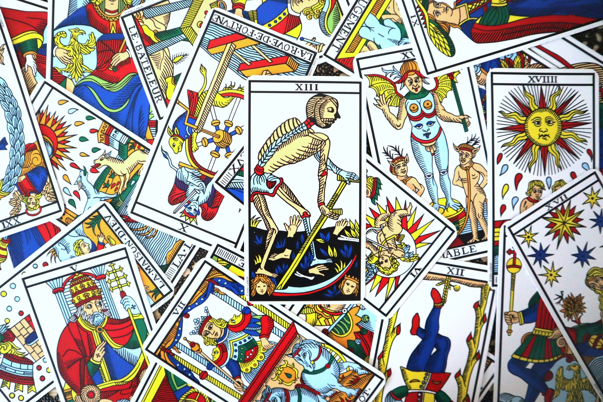 タロット怖いカード｜マルセイユ版5枚の本当の意味【占いミール】